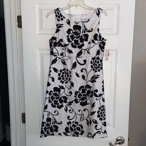 NWT Dressbarn Floral Black and White Sleeveless Dress